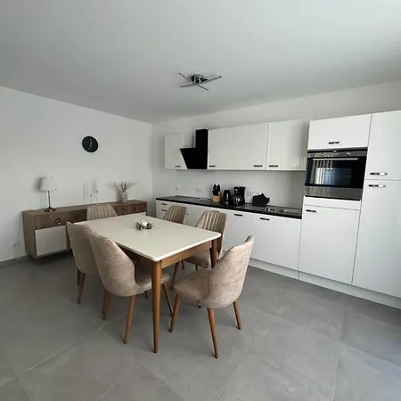 Апартаменты Koschenoase Mit Seeblick 4 Personen *